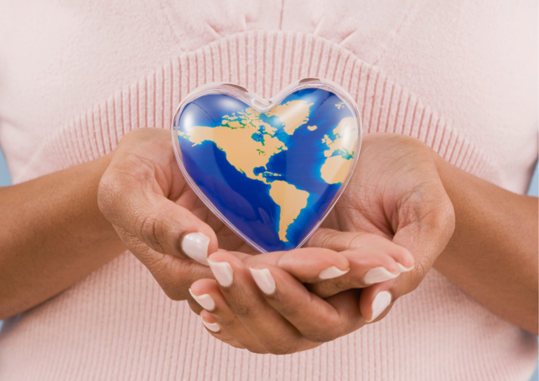 serce z kulą ziemską