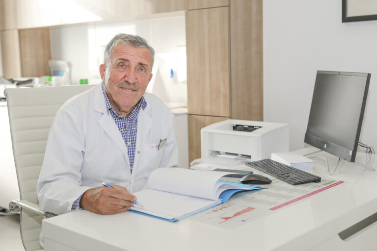 lekarz z kliniki ovum