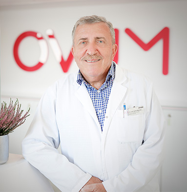 lekarz z kliniki ovum